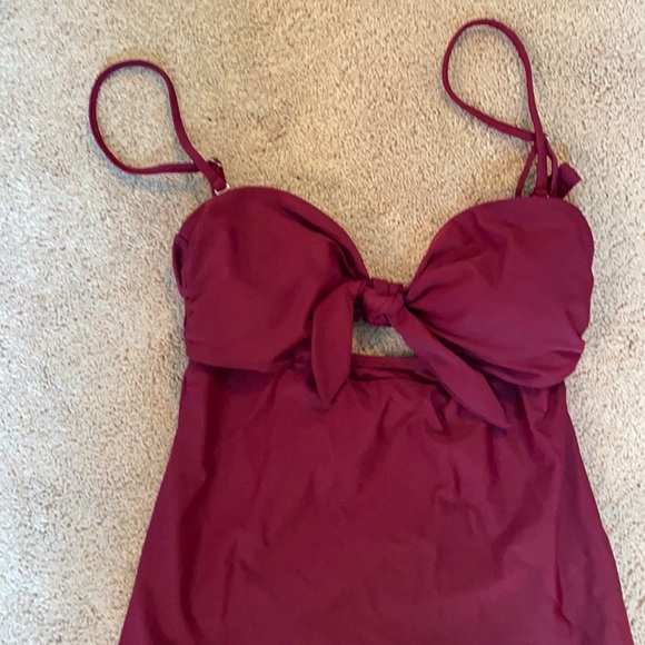 NWT, Old Navy tankini length bathing suit top - Picture 5 of 8